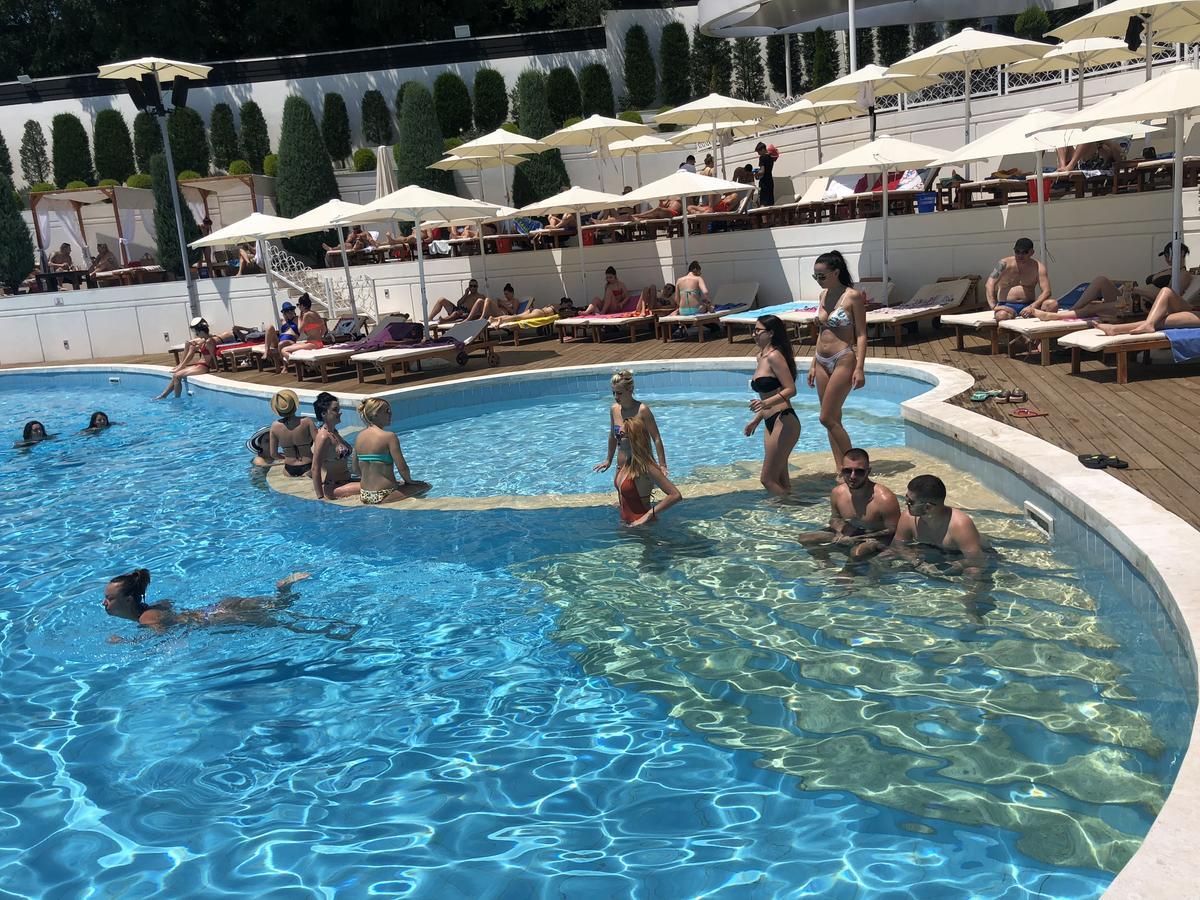 Mai Tai Resort Tirana Esterno foto